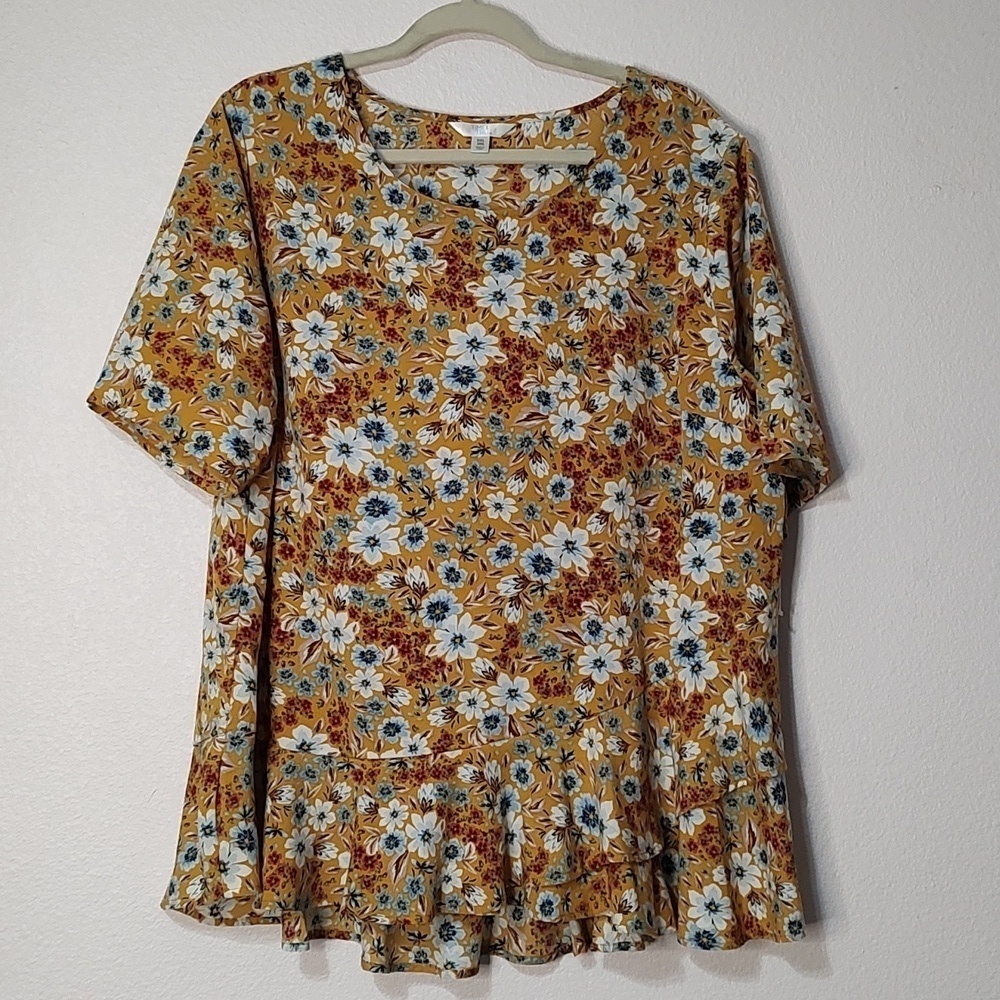 Time And Tru Mustard, Blue and White Floral Short Sleeve Ruffled Hem Size XXL